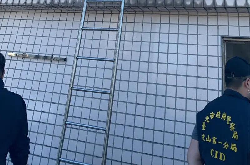 ▲北市某大樓自來水近日出現異味，竟是水塔內漂浮一具屍體。（圖／翻攝畫面）