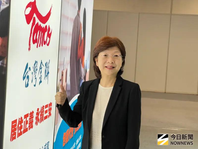 ▲台灣金聯董事長宮文萍今（11）日表示，今年平價住宅申購，得標後又棄標增加，可能與銀行限貸有關，但隨著新青安等政策放寬，有助回溫，對房市還是有正面助益。（圖／記者顏真真攝）