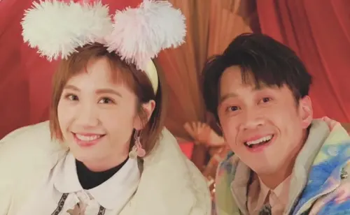 ▲LULU（左）今（11）日宣布與搭檔陳漢典（右）結婚，震驚演藝圈，對此有粉絲挖出女方高中清純照，發現LULU不僅是學霸，還擁有校花等級臉蛋。（圖／翻攝自《綜藝大熱門》IG@hotdoor_night）