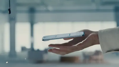 ▲iPhone Air 這款讓蘋果進入「新時代」的產品，讓蘋果高層充滿期待。（圖/YT@Apple）