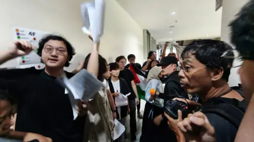 Student protesters at Luckey's talk at NTU. (NTU Labor Club)
