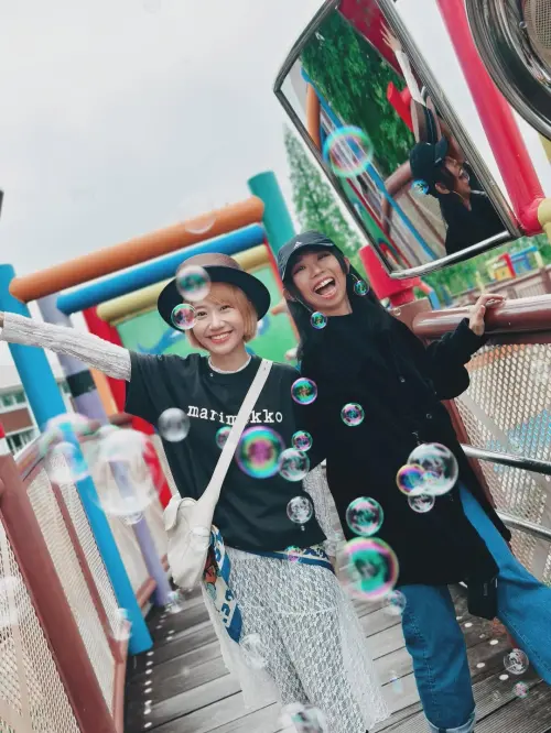 ▲Lulu（左）宣布閃婚陳漢典，親妹（右）發文護姊，同時獻上誠摯祝福。（圖／翻攝自Lulu妹妹IG）