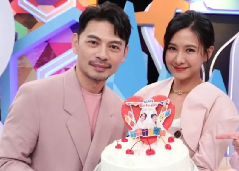 Lulu、陳漢典閃婚!粉絲敲碗安心亞、阿Ken也成真:坐等這一對 ▲Lulu、陳漢典昨日公開閃婚消息後,有網友也點名主持搭檔阿Ken(左)、安心亞(右),認為兩人很速配,敲碗想聽他們在一起的喜訊。(圖/中天提供)
