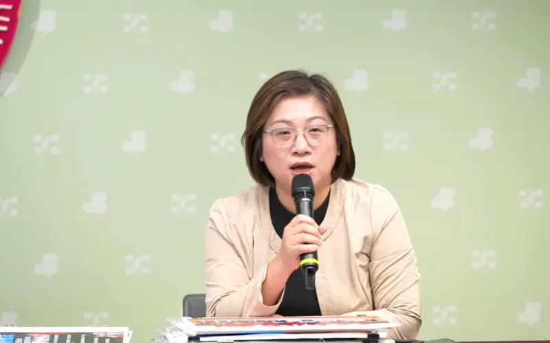 ▲民進黨立委陳培瑜今（12）日痛斥黃國昌不要臉，「為何不敢指責你大哥傅崐萁？」（圖／民進黨直播）