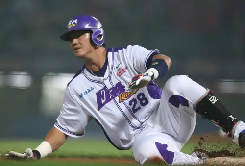 ▲高國輝曾在2016年助義大犀牛奪冠，2023年高掛球鞋引退。（圖／取自義大犀牛官方臉書）