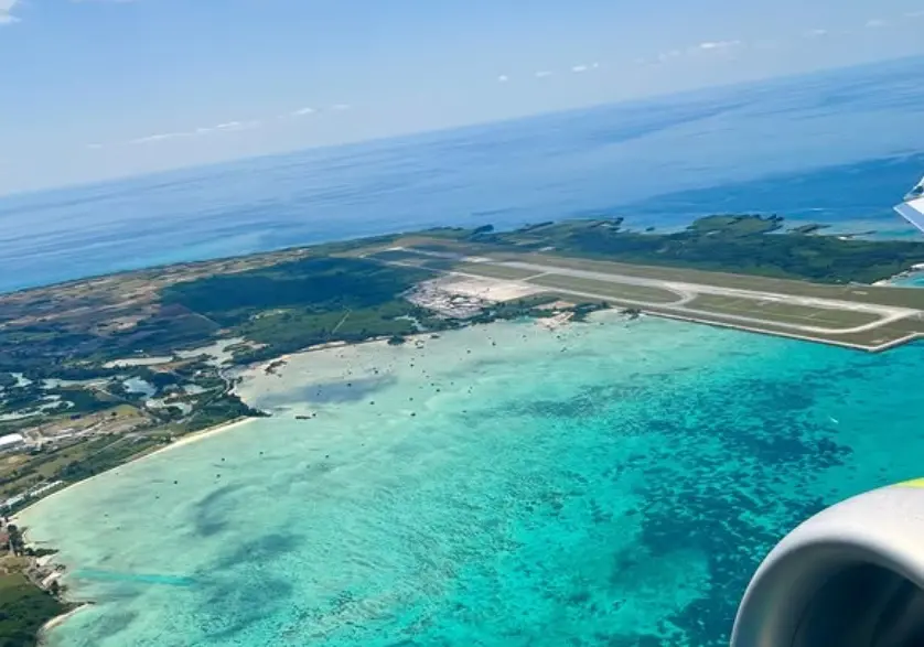 ▲日本沖繩宮古島旁的下地島近海發生龍捲風。突圍下地島機場。（圖／miyako.shimojishima.airport IG）