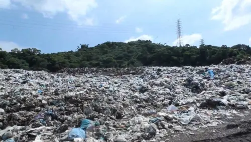 大里垃圾山爆表　議員怒批：市府還在拖
