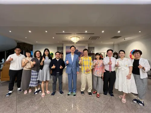 ▲自前年五月以來，官邸逐步轉型為全方位交流中心。僅在過去一年，便舉辦近三百場活動，接待超過四千位來賓。（圖／翻攝自臉書）