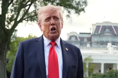 ▲美國總統川普(Donald Trump)11日表示,俄軍無人機可能只是「誤闖」波蘭領空。(圖/美聯社/達志影像) ▲美國總統川普(Donald Trump)11日表示,俄軍無人機可能只是「誤闖」波蘭領空。(圖/美聯社/達志影像)