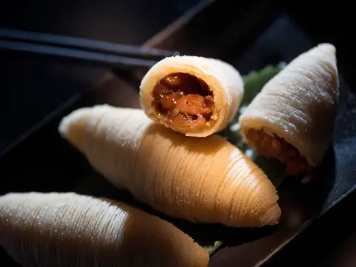 ▲米其林一星「雅閣」副主廚新上任  推出多樣精緻港點，圖為「黑椒和牛酥」。（圖／台北華文東方酒店提供）