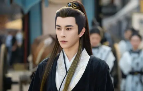 ▲于朦朧墜樓滿臉血倒地身亡！友急拿衣物蓋臉未報警　全被住戶目擊。（圖／翻攝自于朦朧）