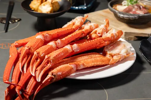 旭集下午餐加碼！1090元吃到松葉蟹、A5和牛、鮑魚　全台限3分店
