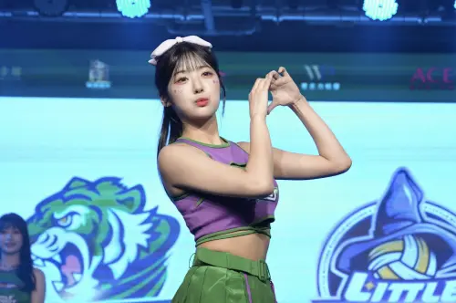 ▲娜比、高佳彬、廉世彬、金吉娜、陳伊（圖／臺中連莊職業排球提供）