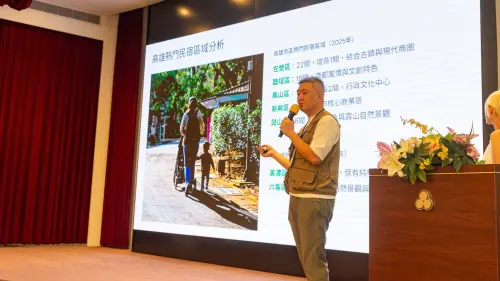 ▲高雄市民宿發展協會理事長鄭阡荏進行會務報告。（圖／翻攝畫面）