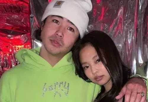 Jennie再爆緋聞！被捕捉與好萊塢演員牽手散步　男方身分遭起底
