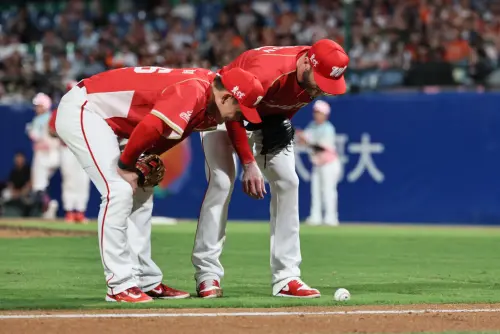 ▲味全龍鋼龍前5局未被敲安，不過第6局被統一獅林祖傑敲出邊線旁的巧妙幸運安打。（圖／味全龍提供）