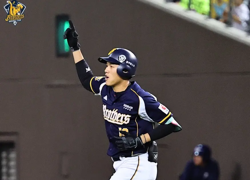 中職／許庭綸致勝3分砲！首轟獻給離世的阿嬤：希望在天上有看到