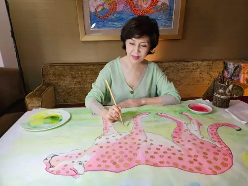 ▲白嘉莉日前前往非洲旅遊，激發她的繪畫靈感。（圖／翻攝自臉書白嘉莉 Betty Pai）