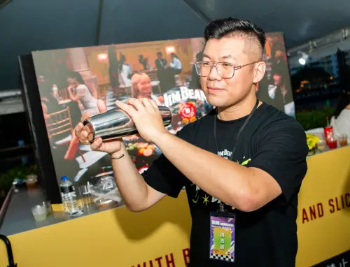 ▲還邀請到三家全台榮獲亞洲百大殊榮的酒吧主理人，圖為酣呷餐酒主理人「Nono」余瀚為。（圖／高雄市觀光局提供）