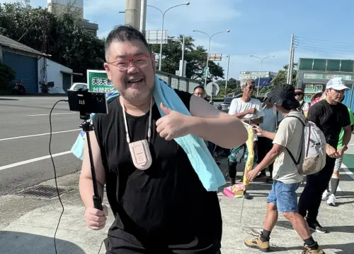 黃國昌網軍遭控帶頭霸凌　小草喊告！他起底一票版主下場
