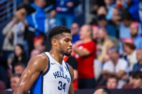 ▲希臘球星「字母哥」阿德托坤博（Giannis Antetokounmpo）被限制住全場僅得12分，成為希臘落敗主因。（圖／取自FIBA歐錦賽官網）