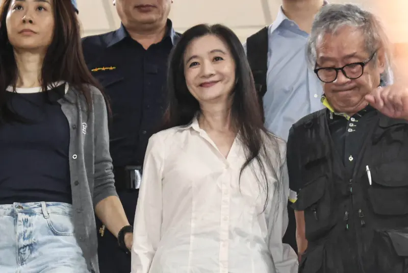 ▲台北市議員應曉薇日前以3千萬交保，臉部略顯疲憊，相比羈押前差距甚大。如今北檢抗告成功，15日將再重開羈押庭。（圖／記者嚴俊強攝）