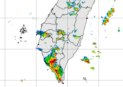 大雨特報／出遊回家注意！氣象署：2縣市大雨特報　雨持續到入夜
