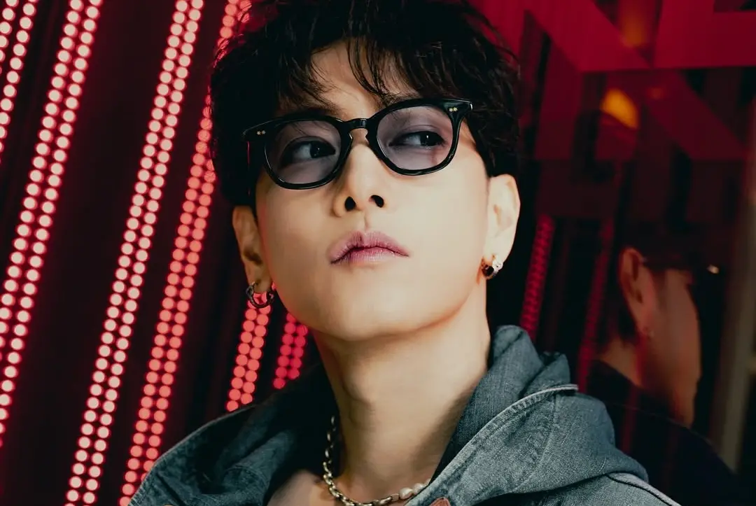 ▲佐藤健身兼製作與主演的《玻璃之心》大獲好評，其中，他為演天才花6年苦練鋼琴的幕後故事，也讓大家都非常佩服。而近日佐藤健遭爆因該劇狂賺2億，每集片酬也曝光。（圖／佐藤健IG@takeruxxsato）