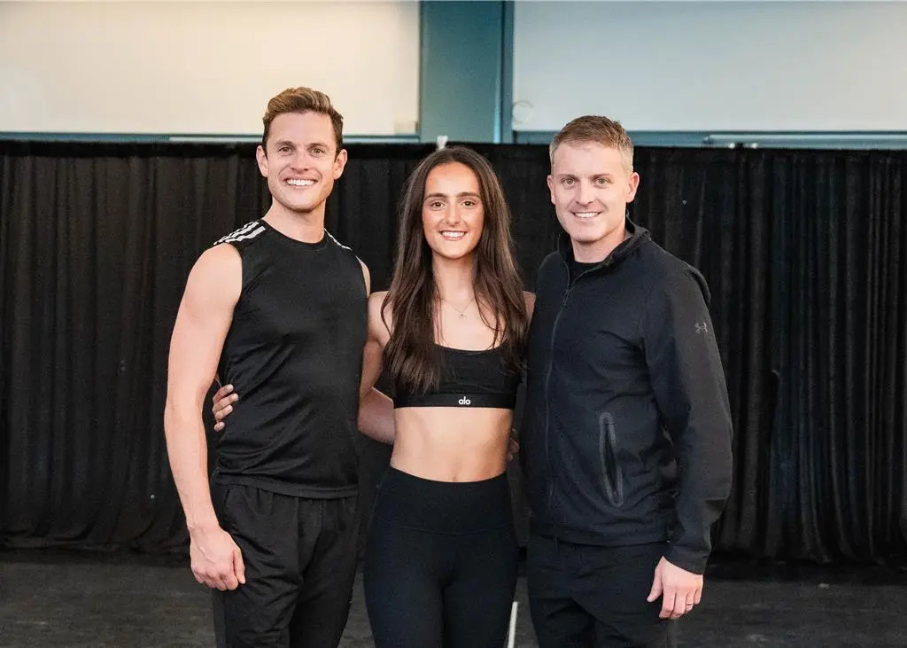 ▲愛爾蘭知名的踢踏舞劇《火焰之舞》第8度來台，左起為首席男舞者盧卡斯勞頓、首席女舞者艾琳邁波琳和創意總監詹姆士基根，他們表達了對台灣觀眾的喜愛。（寬宏藝術提供）