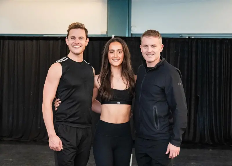 ▲愛爾蘭知名的踢踏舞劇《火焰之舞》第8度來台，左起為首席男舞者盧卡斯勞頓、首席女舞者艾琳邁波琳和創意總監詹姆士基根，他們表達了對台灣觀眾的喜愛。（寬宏藝術提供）