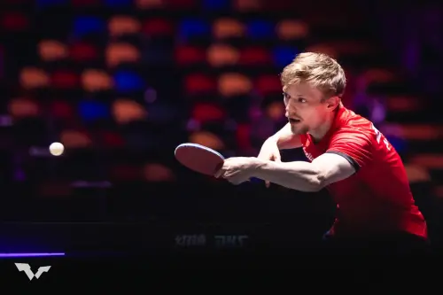 ▲丹麥林德屬於人來瘋型打法，打順時有很多「神仙球」，今天他再度爆出冷門擊敗林詩棟。（圖／取自WTT）