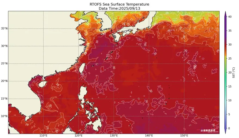 ▲台灣以東到日本九州燙到發紅，且下週後半颱風活躍期開始，是否影響台灣需要進一步觀察。（圖／取自「台灣颱風論壇｜天氣特急」）
