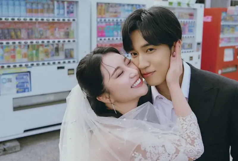 ▲焦凡凡與婁峻碩兩人生日同為9月14日，在2025年於沖繩順利辦完婚禮。（圖／IG@fan0914fan）