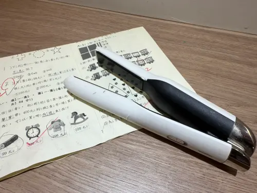 離子夾超神用法！一票家長看完就想買：改名字放文具店一定大賣
