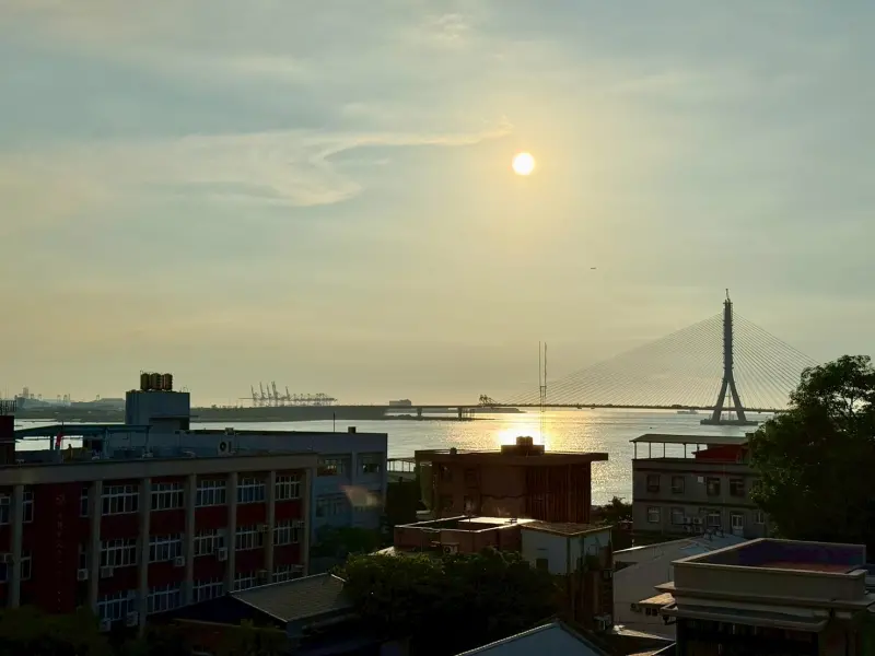 ▲淡江大橋是全球最長單塔不對稱斜張橋，也是建築女王札哈哈蒂的遺作，一起來看看這座美麗淡江大橋設計重點。（圖／記者蕭涵云攝,2025.09.13）