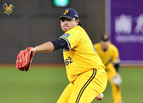 ▲中信兄弟陳琥相隔7年再度繳出5局無失分好投，退場時外野球迷齊吶喊。（圖／中信兄弟提供）