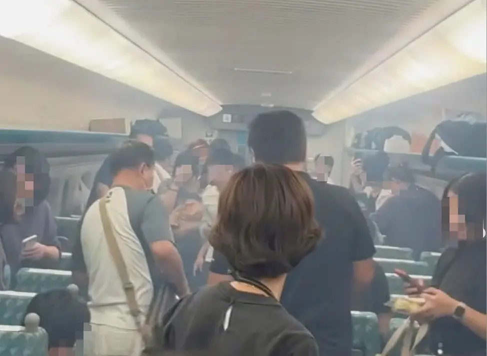 快訊／高鐵又傳「行動電源起火」！車廂濃煙狂竄 鄰座乘客遭燙傷