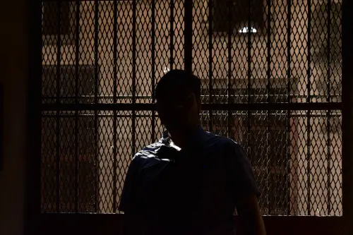 ▲監所管理員又稱監獄管理員，是隸屬於法務部矯正署轄下的公務人員，主要工作內容就是在監獄、看守所等獄區確保秩序和安全。（圖／取自unsplash）