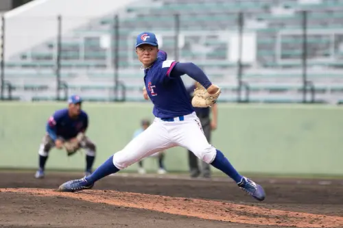 ▲5局下韓國隊一度靠著安打串連攻佔一、三壘，不過續投的王奕翔接連送出2次三振，化解得點圈危機，替中華隊守下重要的1分分差。（圖／中華棒協提供）