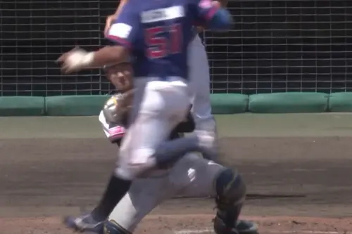 ▲曾聖恩被判驅逐出場，但最終改判韓國妨礙守備，讓我國跑回第三分。（圖／翻攝自YouTube）