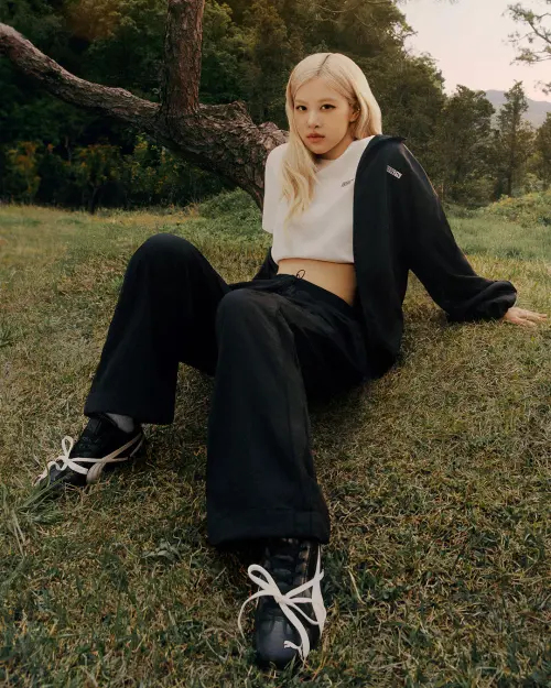 ▲「PUMA x ROSÉ」聯名系列開賣即完售。（圖／PUMA提供）