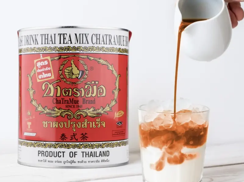 ▲泰國知名茶飲品牌ChaTraMue手標泰茶相當受到消費者喜愛。（圖／取自ChaTraMue官網）