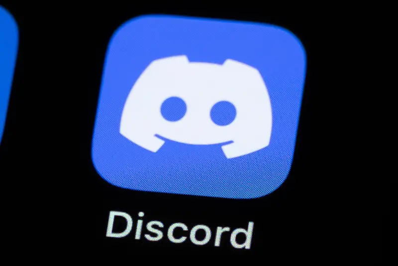 ▲知名語音通訊軟體 Discord 宣布，2026年3月開始，將在全球推行「年齡驗證機制」。（圖／美聯社／達志影像）