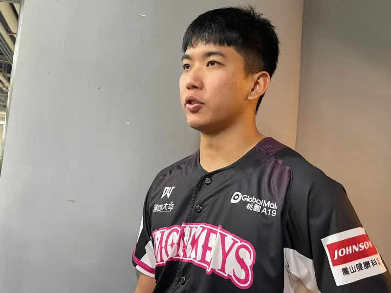 ▲樂天桃猿25歲年輕本土投手陳克羿繳出6局失1分好投，賽後分享拿到第2勝好不容易，回憶2023年單季6勝，直呼不可思議。（圖／記者林子翔攝）