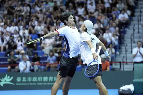 ▲進入第2天的雙打賽事，由莊吉生與何承叡聯手出戰，展現極佳默契與壓迫力，在關鍵搶七中搶下首盤後乘勝追擊，最終以7：6（8）、6：3拿下聽牌勝。（圖／海碩整合行銷提供）