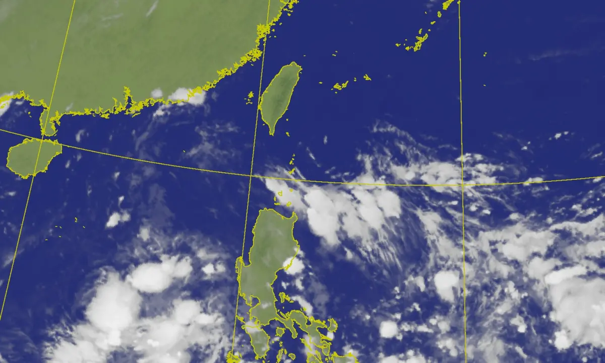 ▲中央氣象署表示，今日各地保持好天氣，雙北地區有機會出現38度極端高溫；氣象專家吳德榮表示，週三將變天連3日炸雷雨，至於未來是否有雙颱生成？吳德榮公布最新路徑、對台影響與成颱機率。（圖／中央氣象署cwa.gov.tw）