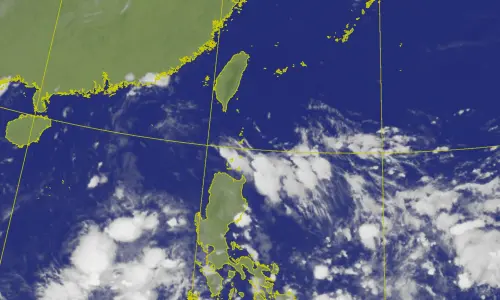 週三變天連3日炸雷雨！雙颱有機會生成　最新路徑、成颱機率一覽
