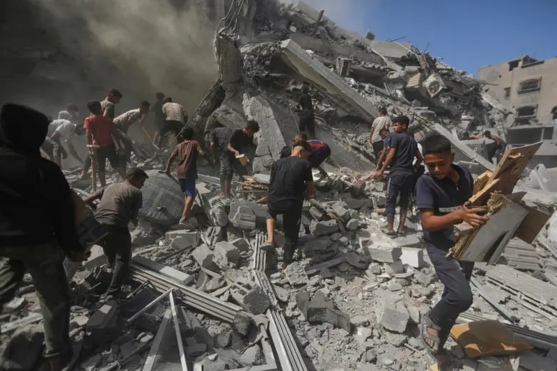    ▲14日的空襲讓加薩城更多建築淪為廢墟。（圖／美聯社／達志影像）  