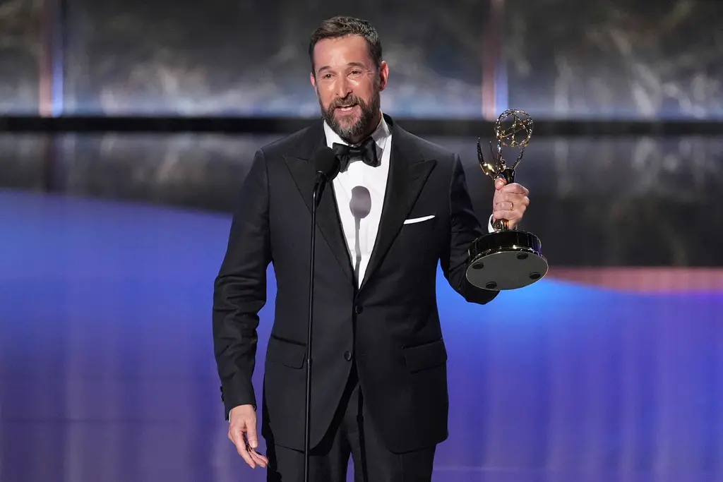 ▲曾因演出《急診室的春天》走紅的諾亞懷利，事隔多年再度在《匹茲堡醫魂》飾演急診室醫師，登上艾美獎戲劇類視帝寶座。（圖／美聯社／達志影像）