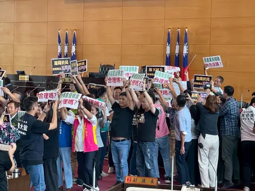 中市庫超收千億　普發5萬成焦點　藍綠互批
